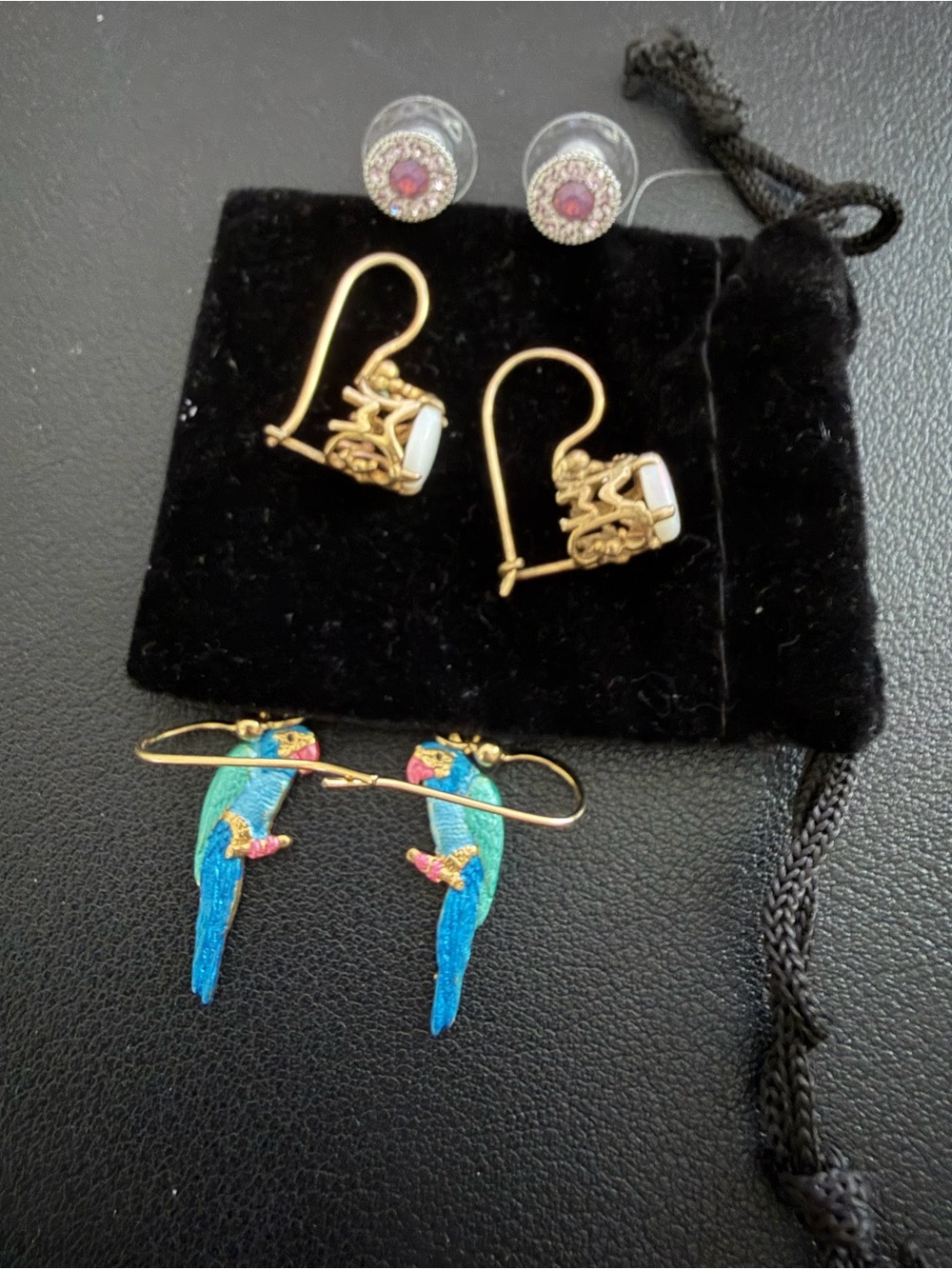 Jewelry Bundle – Silver Necklace, Pearl Bracelet & Earrings (3) - Picture 9 of 10